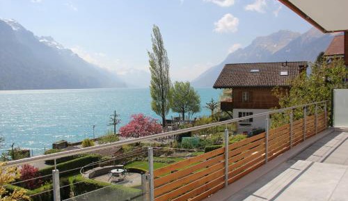 Two-Bedroom Apartment with Mountain View