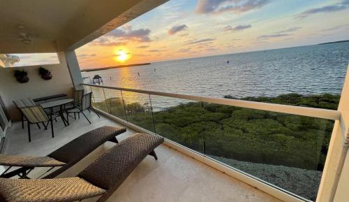 Deluxe Suite with Sea View