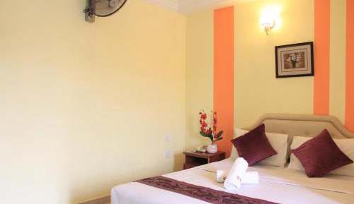 Standard Queen Room