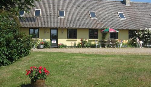 Double Room with Shared Bathroom (1st Floor)