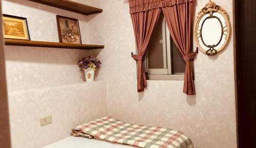 Single Room with Shared Bathroom