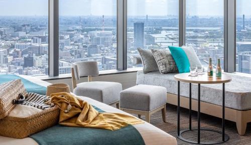 Executive Corner Twin Room with Sofa Bed and View Bath - Non-Smoking