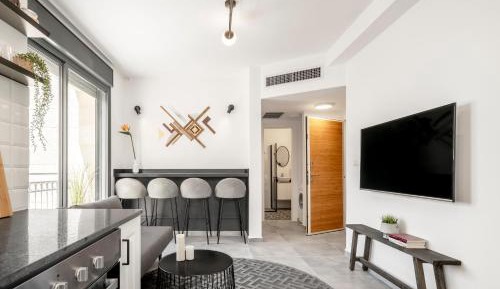 One Bedroom Deluxe Apartment with Balcony