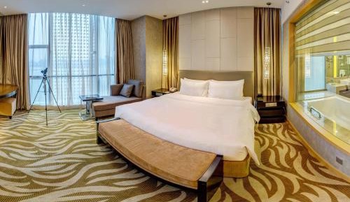 One-Bedroom King Suite