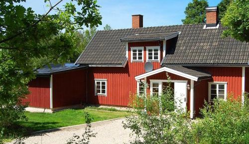 Six-Bedroom Holiday Home