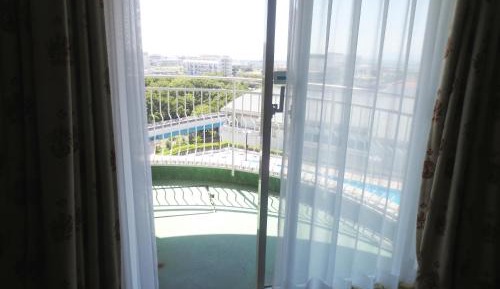 Deluxe Twin Room with Balcony - South Wing - Non-Smoking