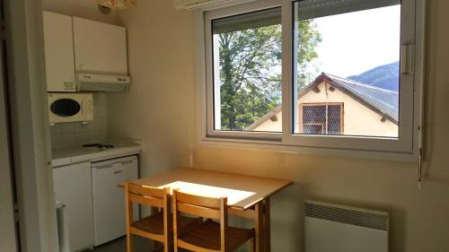 Studio with Mountain View