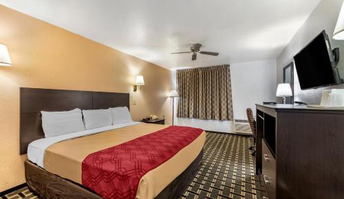 Standard King Room - Non-Smoking 