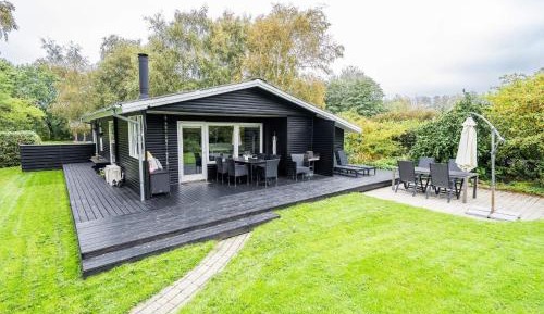 Three-Bedroom Holiday Home 