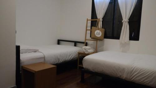 Twin Room with Private External Bathroom