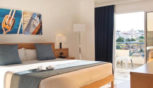 Standard Family Room (2 Adults + 3 Children up to 11 years old)