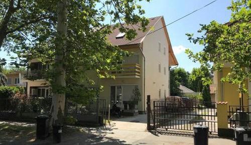 Three-Bedroom Apartment (6 Adults)