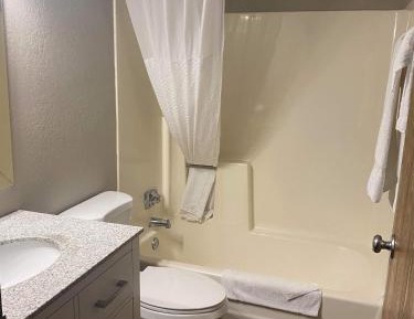 Deluxe King Suite