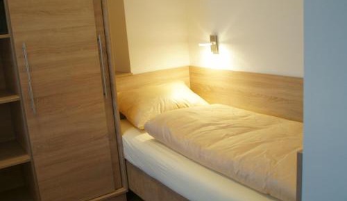 Twin Room with Shower