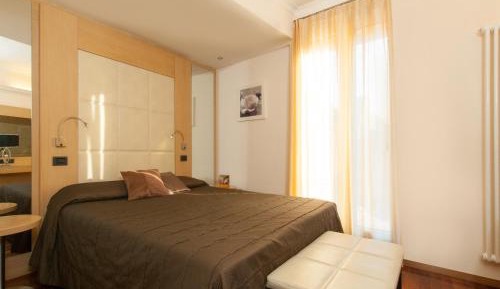 Gold Double or Twin Room