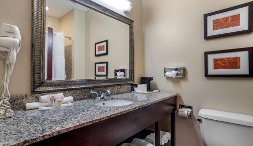 Queen Suite with Two Queen Beds