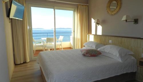 Triple Room with Sea View