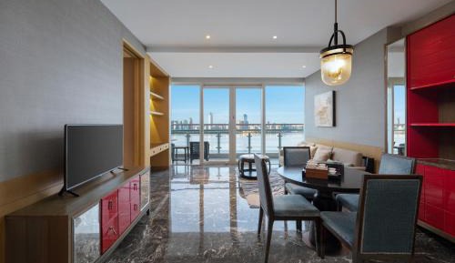1 Bedroom Residential Suite Sea View