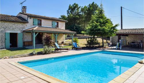 Three-Bedroom Holiday Home 