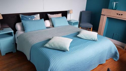 Double or Twin Room with Private Bathroom