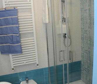 Twin Room with Private Bathroom