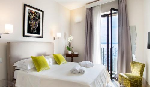 Classic Double Room with Partial Sea View