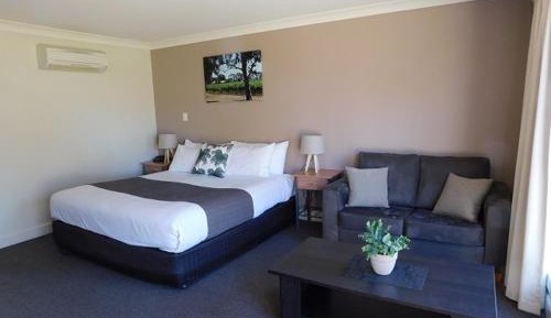 Deluxe King Suite