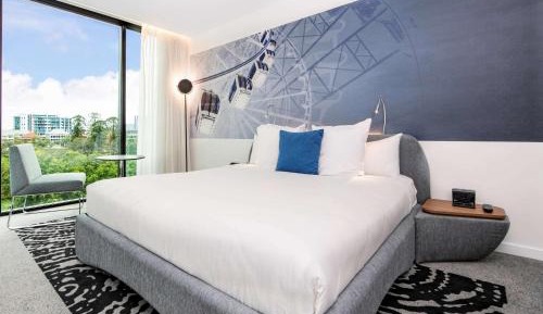 Premier King 'N' Room with Park View