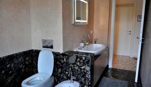 Single Room with Shared Bathroom