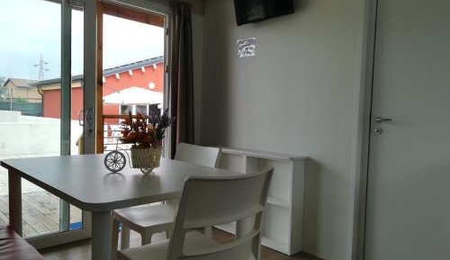 Mobile Home (4 Adults)