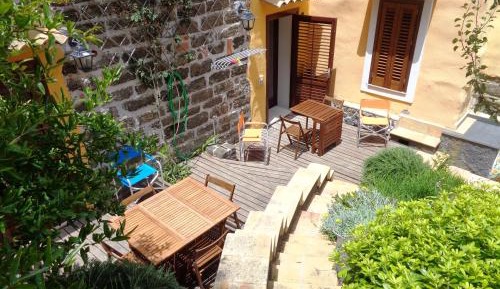 Apartment with Garden View