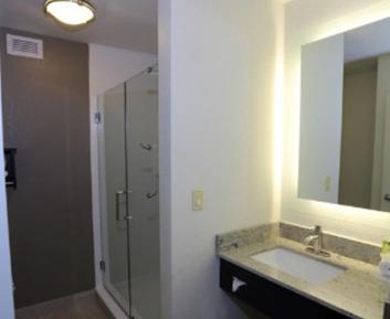 Standard King Room with Mobility Accessible Tub