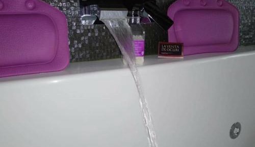 Deluxe Suite with Spa Bath