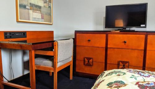 Deluxe Queen Room - Mobility Access/Non-Smoking