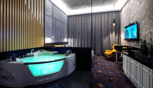 Deluxe Apartment with Hydro-massage Bathtub