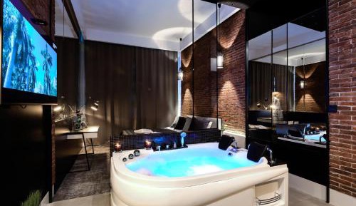 Superior Apartment with Hydro-massage Bathtub