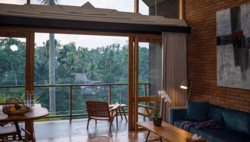 Deluxe Suite with Valley View