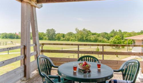One-Bedroom Apartment with Terrace or Balcony (5 People)