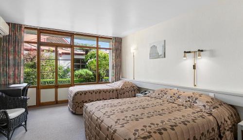 Standard Twin Room - Non-Smoking