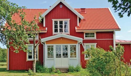 Six-Bedroom Holiday Home