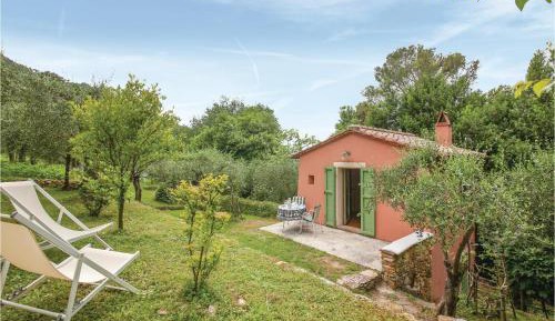 One-Bedroom Holiday Home