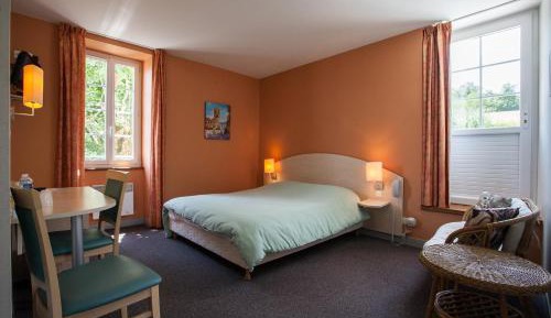 Family Room with Garden View