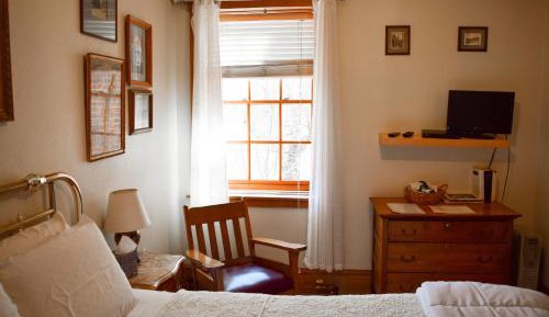 Budget Queen Room