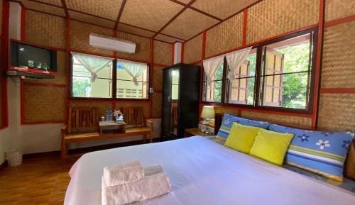 Double Room with Mountain View and Shared Bathroom