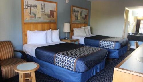 Deluxe Two Double Beds - Non-Smoking