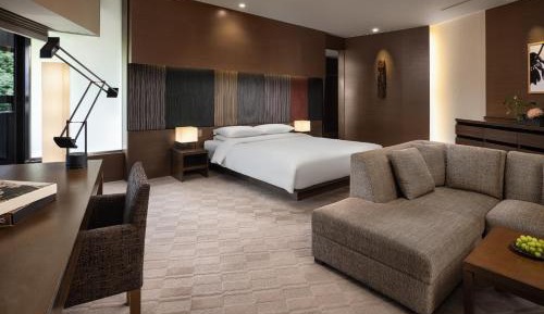 Deluxe King Room with Balcony