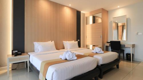 Deluxe Double or Twin Room with Pool View