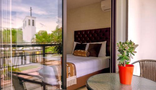 Queen Room with Balcony