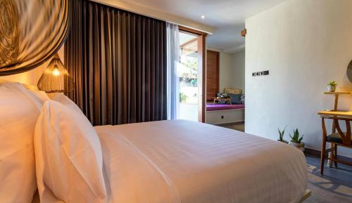 Rahayu Deluxe Double Room with Balcony
