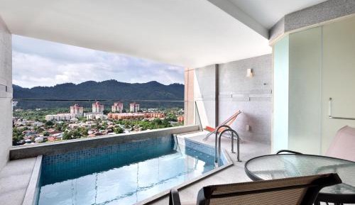 Executive Pool Suite